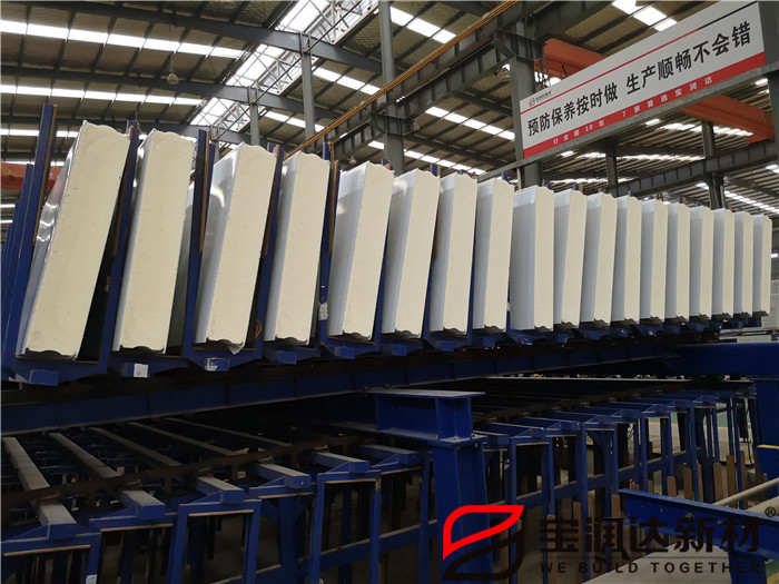 寶潤達(dá)20公分厚高阻燃聚氨酯冷庫板生產(chǎn)