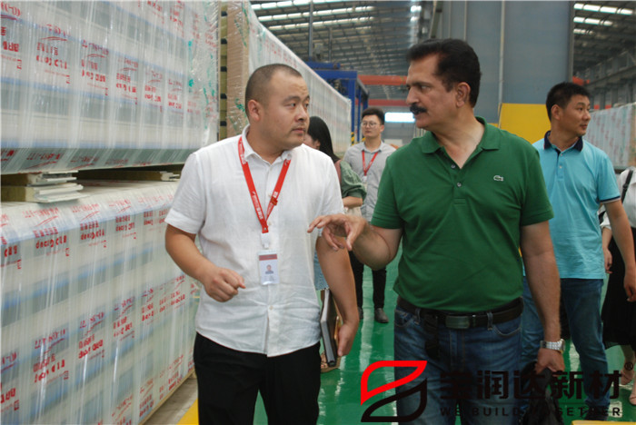 巴基斯坦客戶來訪寶潤(rùn)達(dá)洽談聚氨酯夾芯板合作