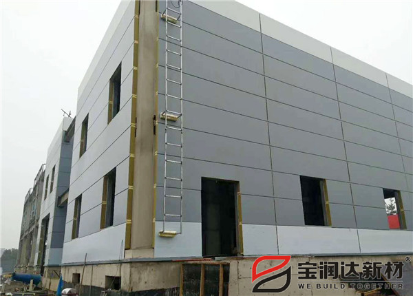 寶潤(rùn)達(dá)彩鋼巖棉夾芯板湖北變電站項(xiàng)目