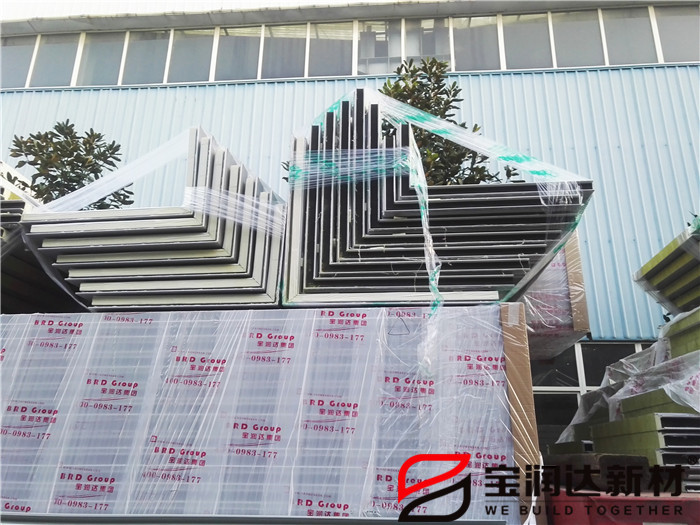 寶潤達(dá)供應(yīng)臨沂彩鋼巖棉夾芯板