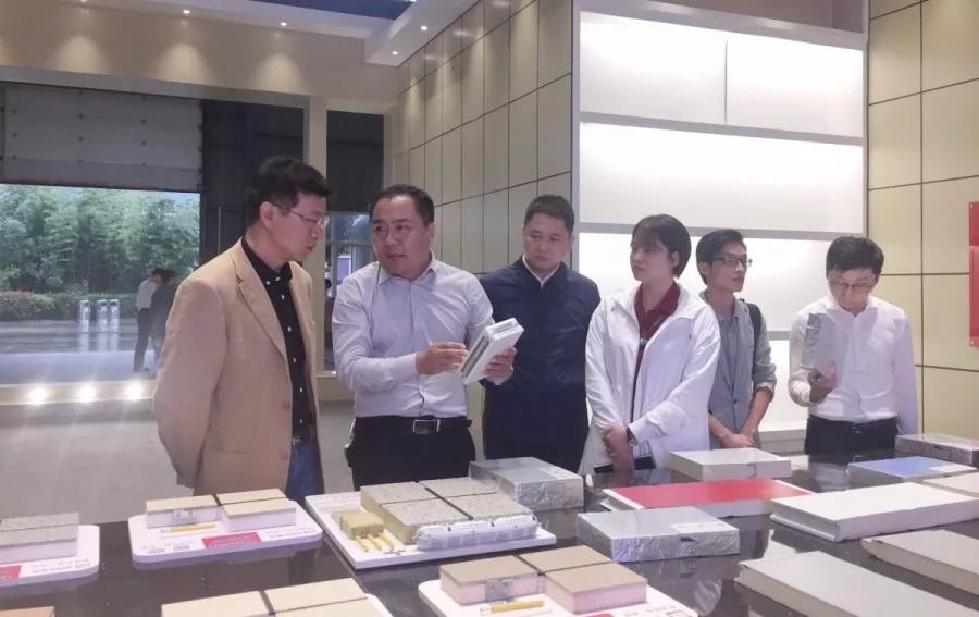 省工信廳領(lǐng)導(dǎo)一行深入寶潤(rùn)達(dá)， 開展企業(yè)智能化改造診斷服務(wù)