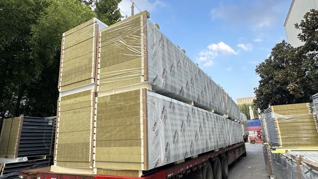 寶潤達(dá)聚氨酯封邊巖棉板 寶潤達(dá)聚氨酯封邊巖棉板